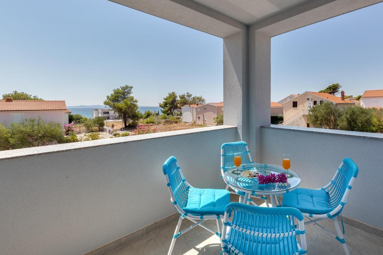 Apartmani Kastelina Vir Exterior photo